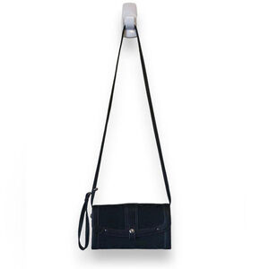 Elevate your accessory game with this stylish black clutch bag
